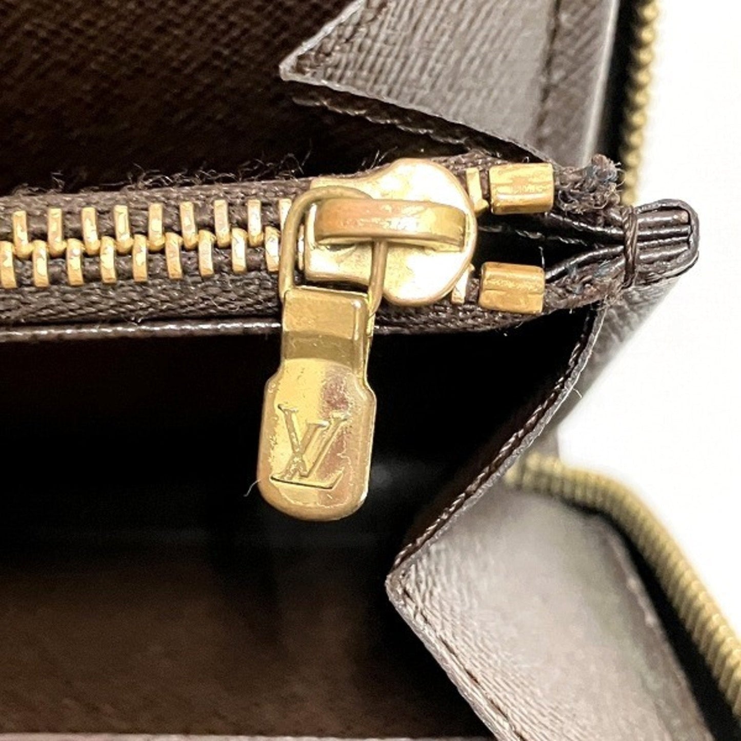 LOUIS VUITTON Zippy wallet