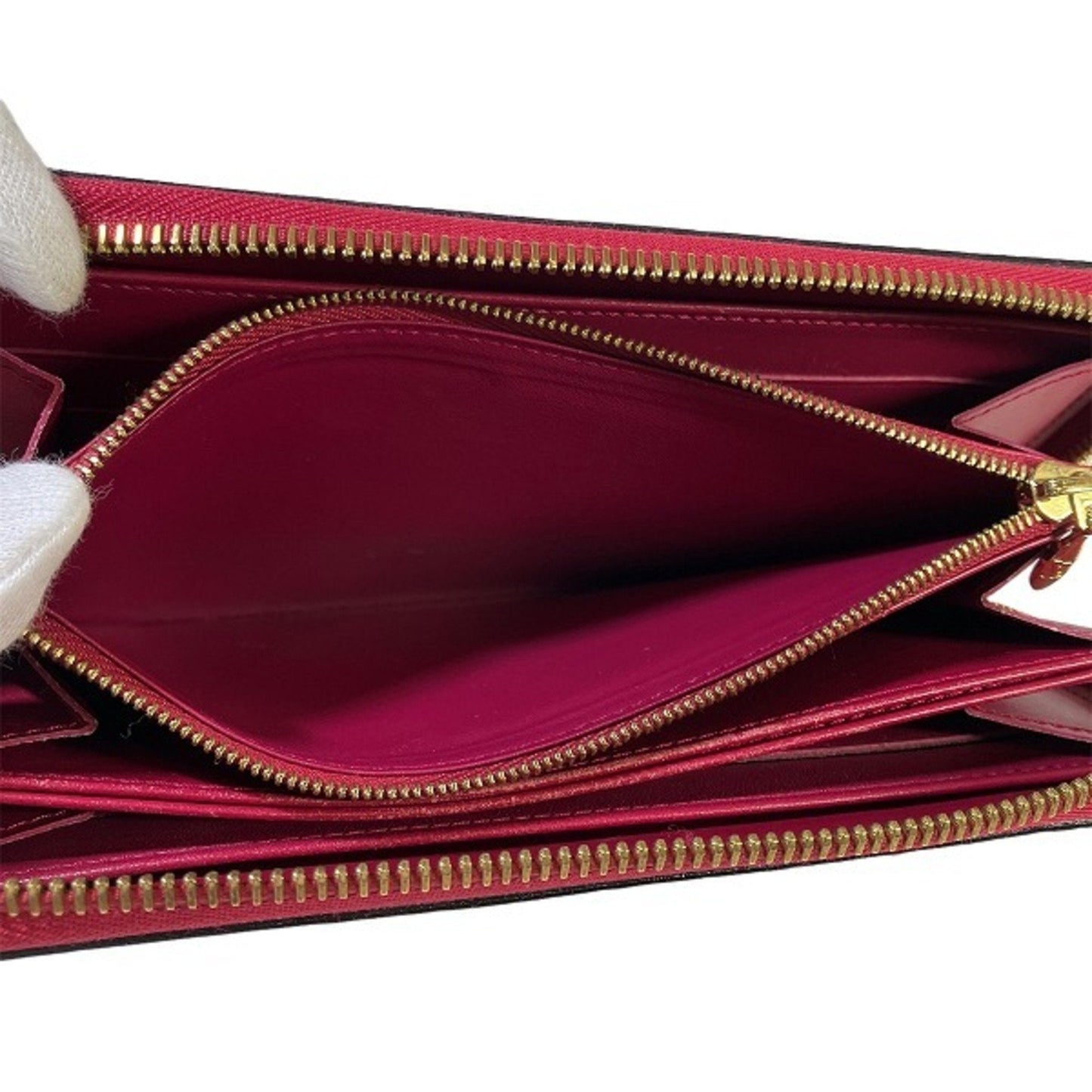 LOUIS VUITTON Zippy wallet