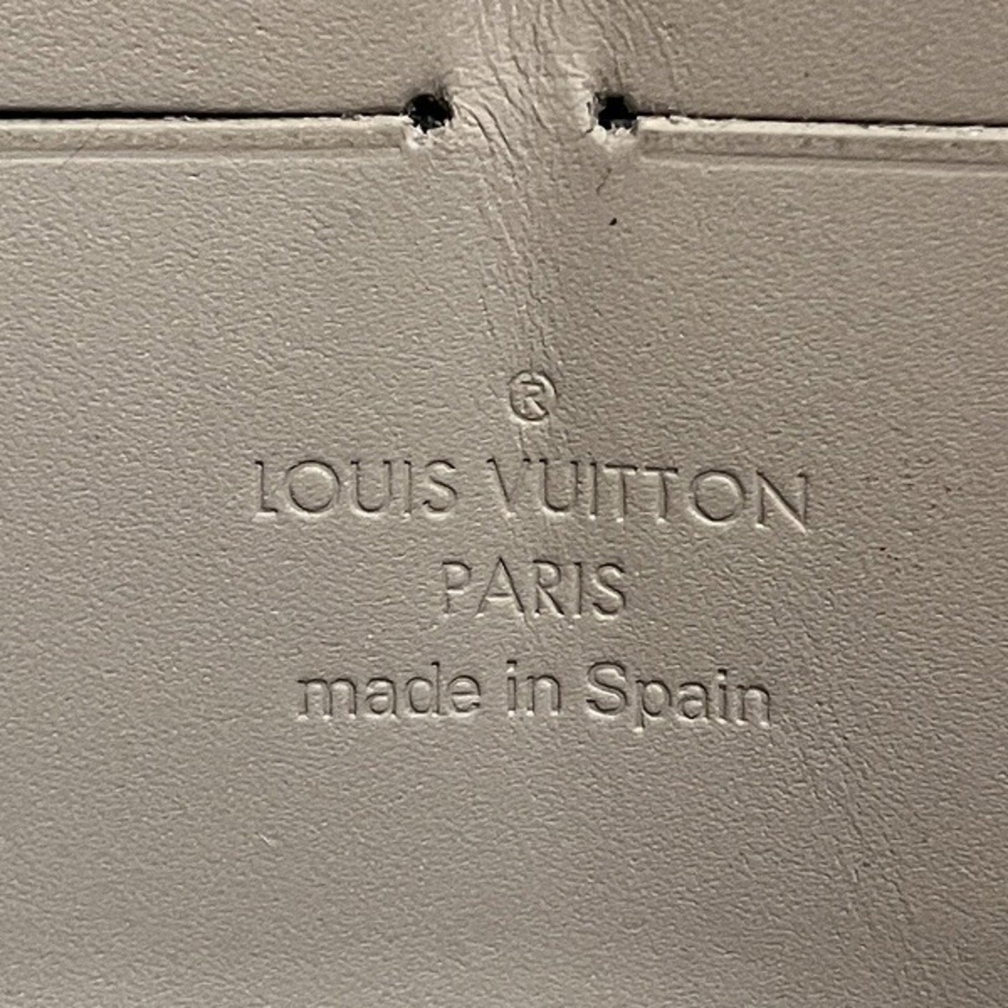 LOUIS VUITTON Zippy wallet