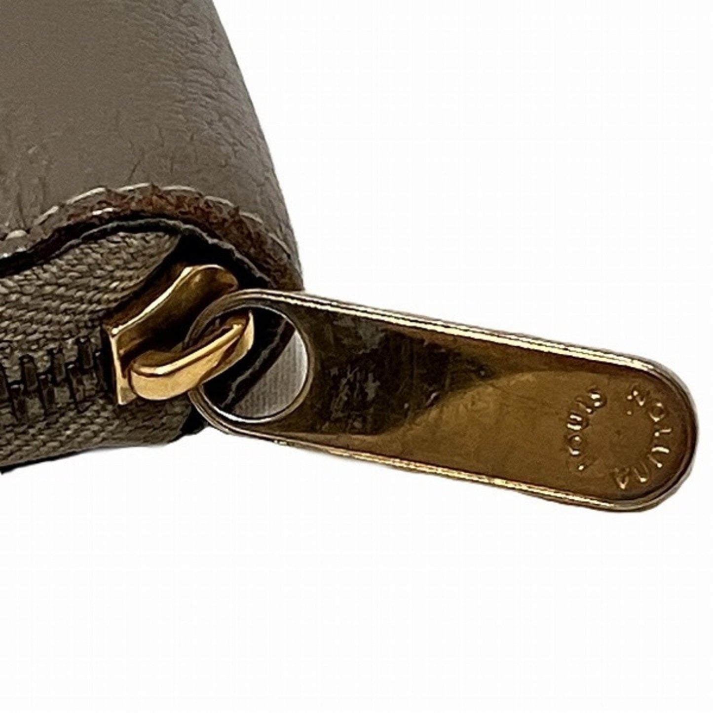 LOUIS VUITTON Zippy wallet