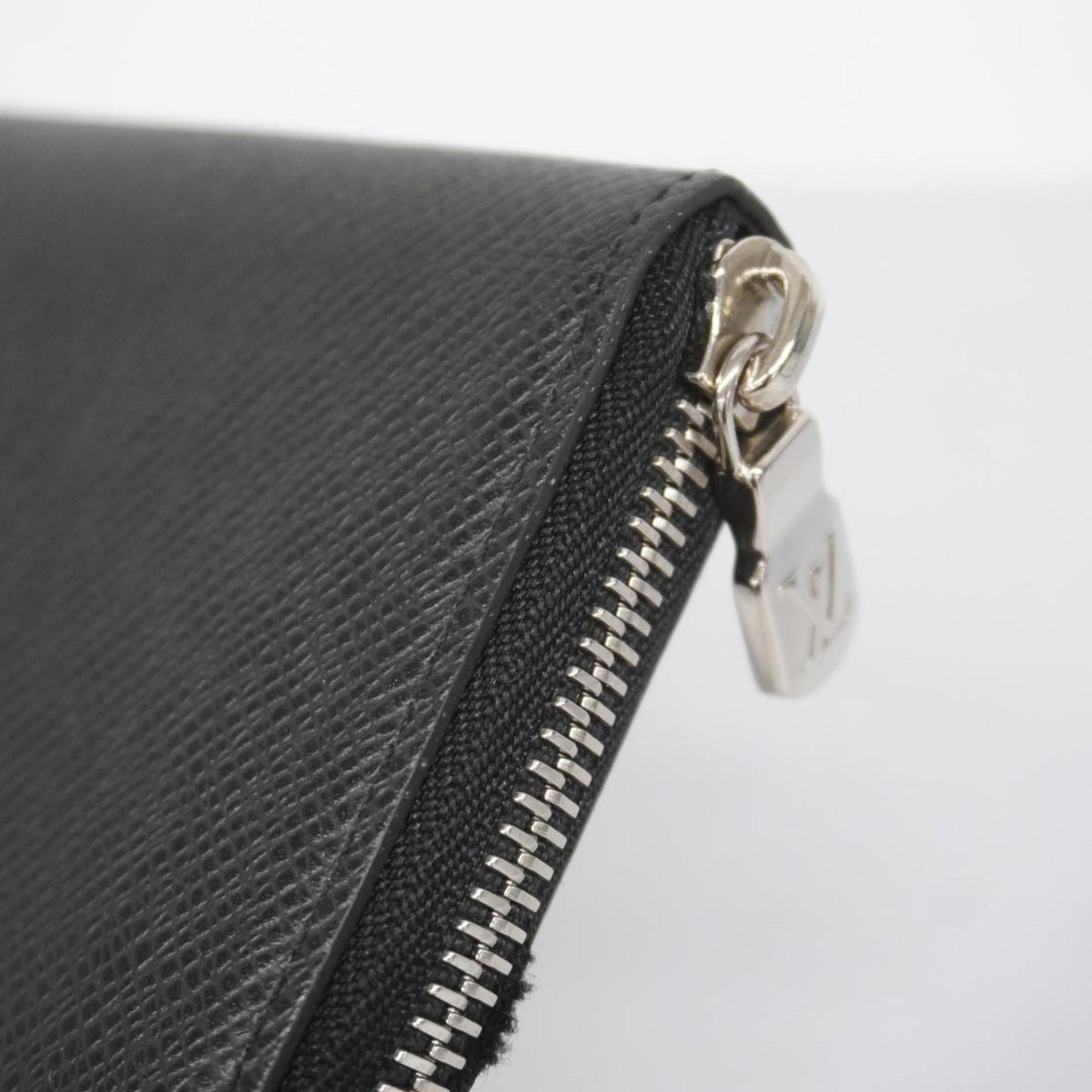 LOUIS VUITTON Zippy Wallet Vertical