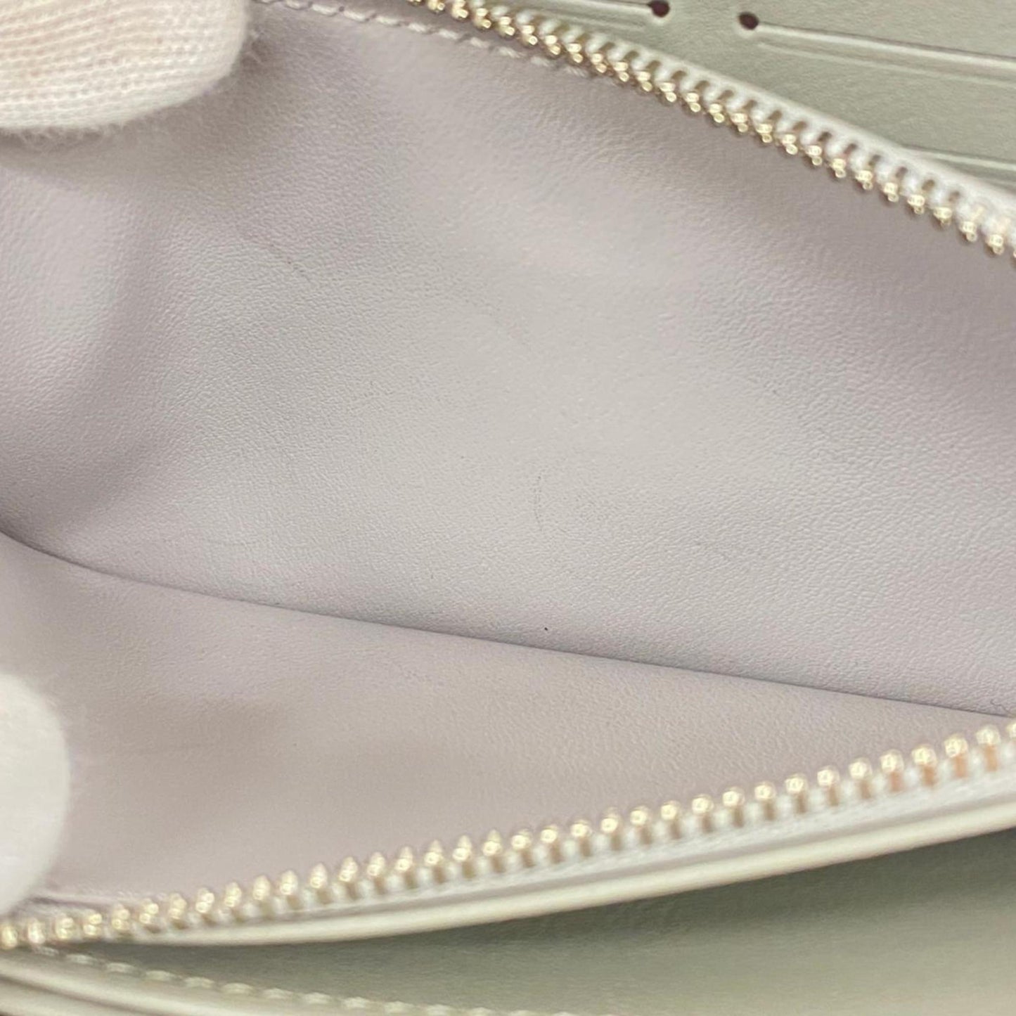 LOUIS VUITTON Zippy wallet