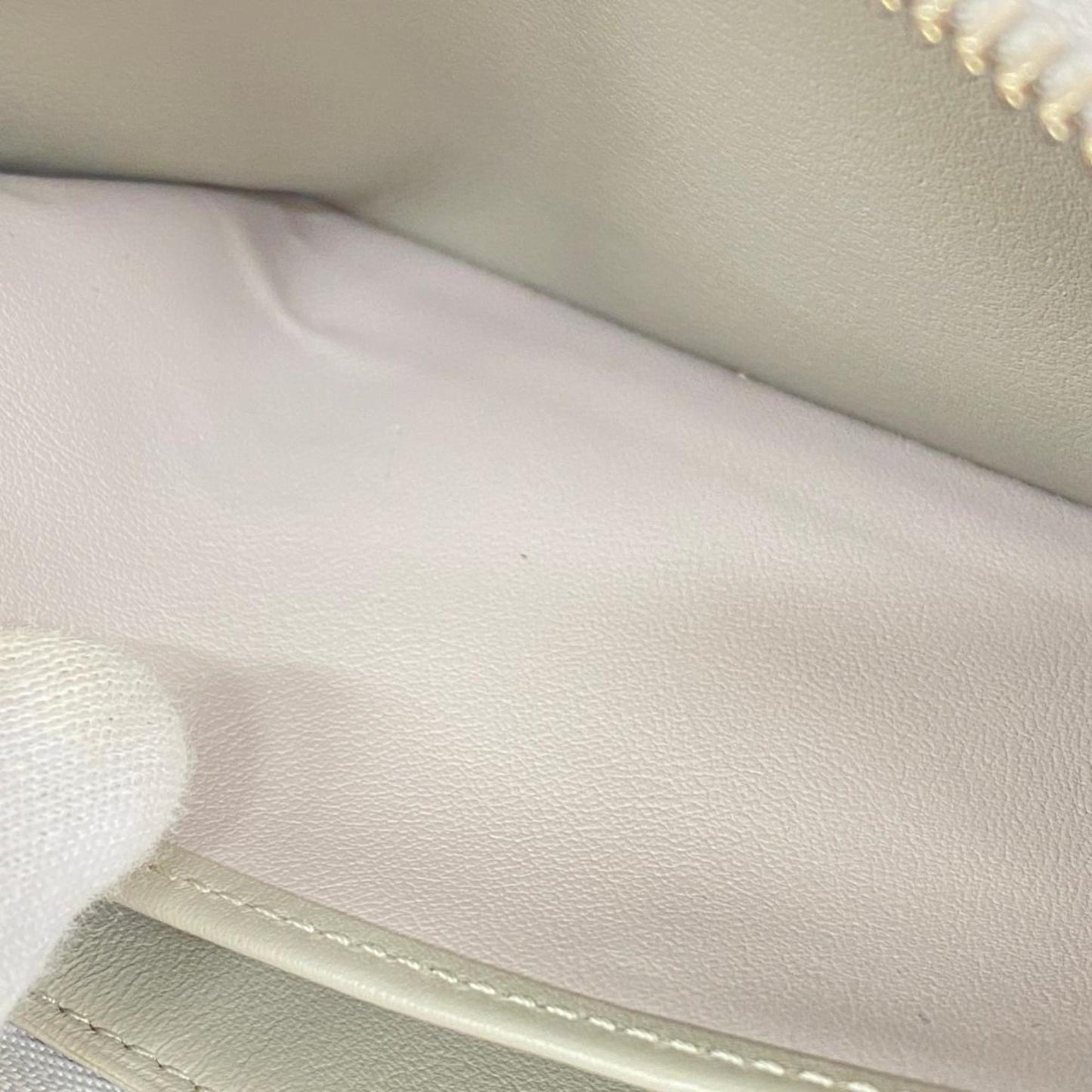 LOUIS VUITTON Zippy wallet