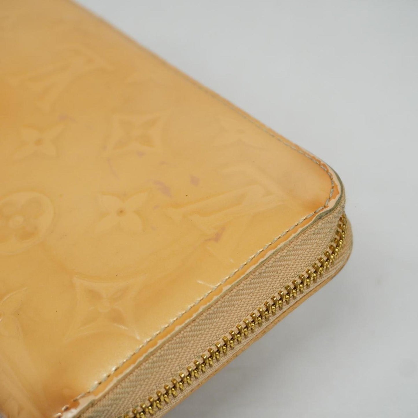 LOUIS VUITTON Zippy wallet