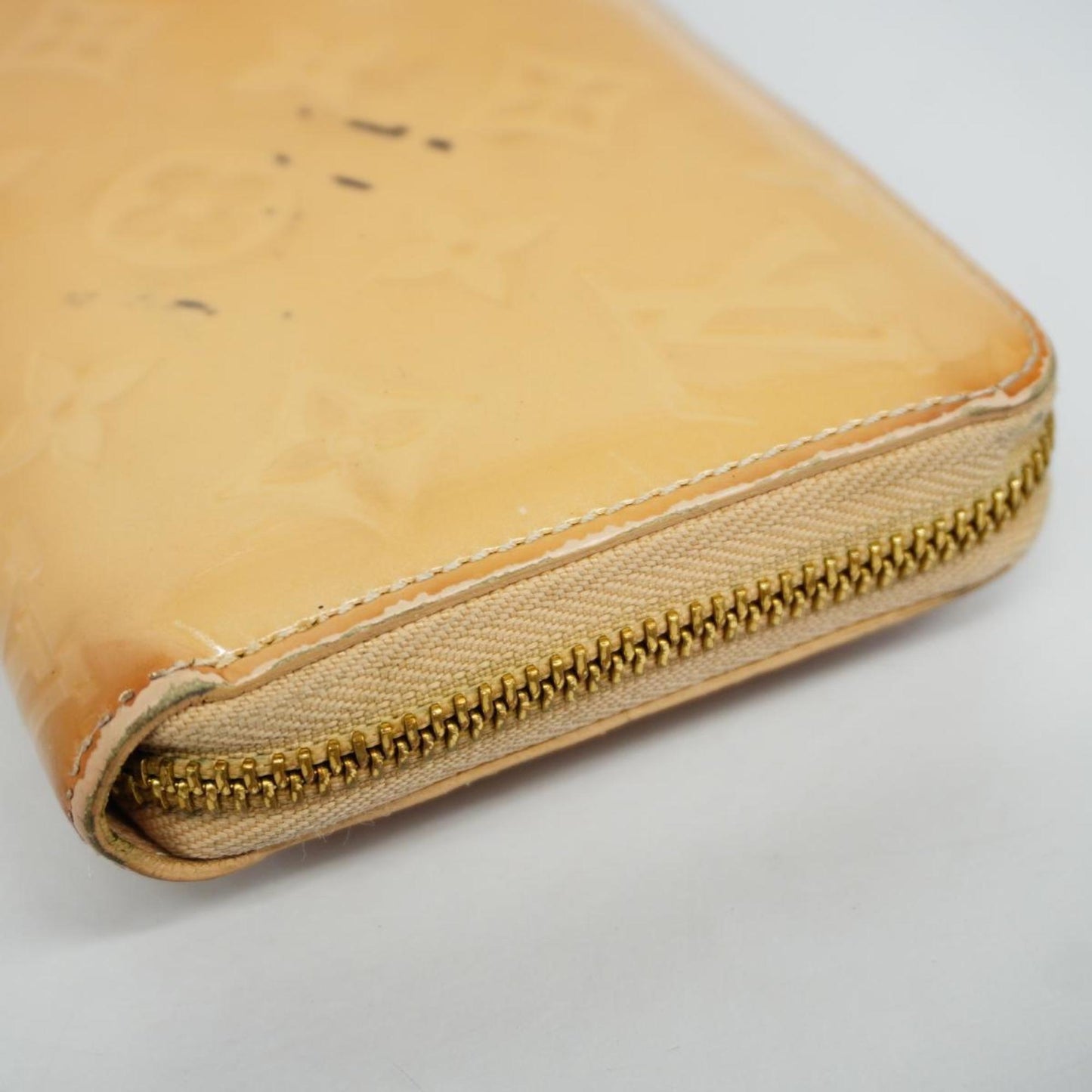 LOUIS VUITTON Zippy wallet