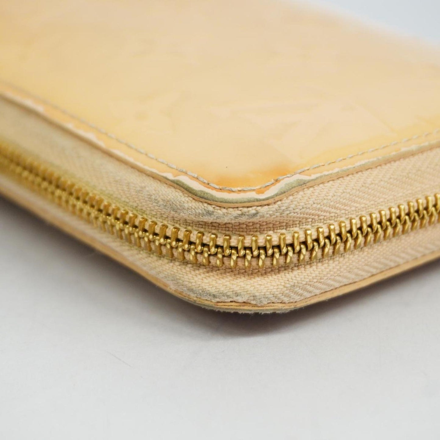LOUIS VUITTON Zippy wallet