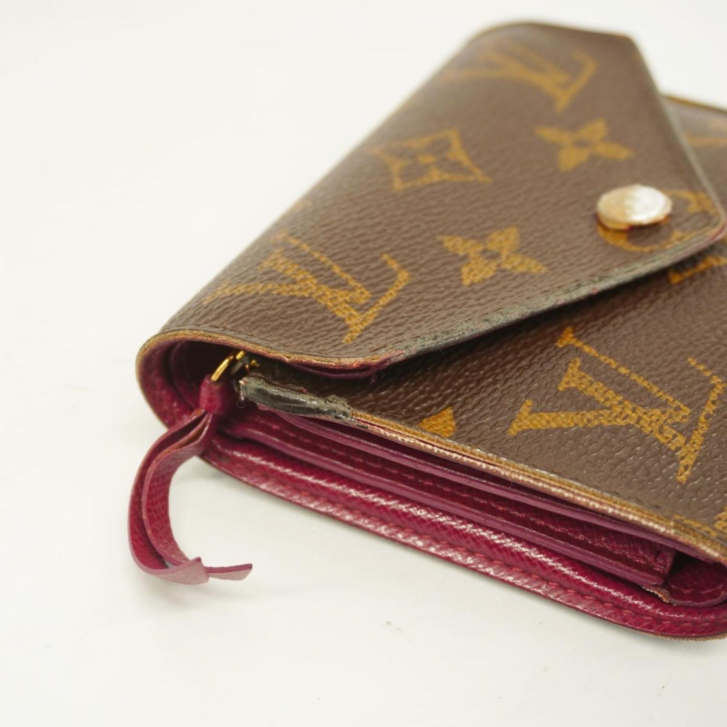 LOUIS VUITTON Victorine Wallet