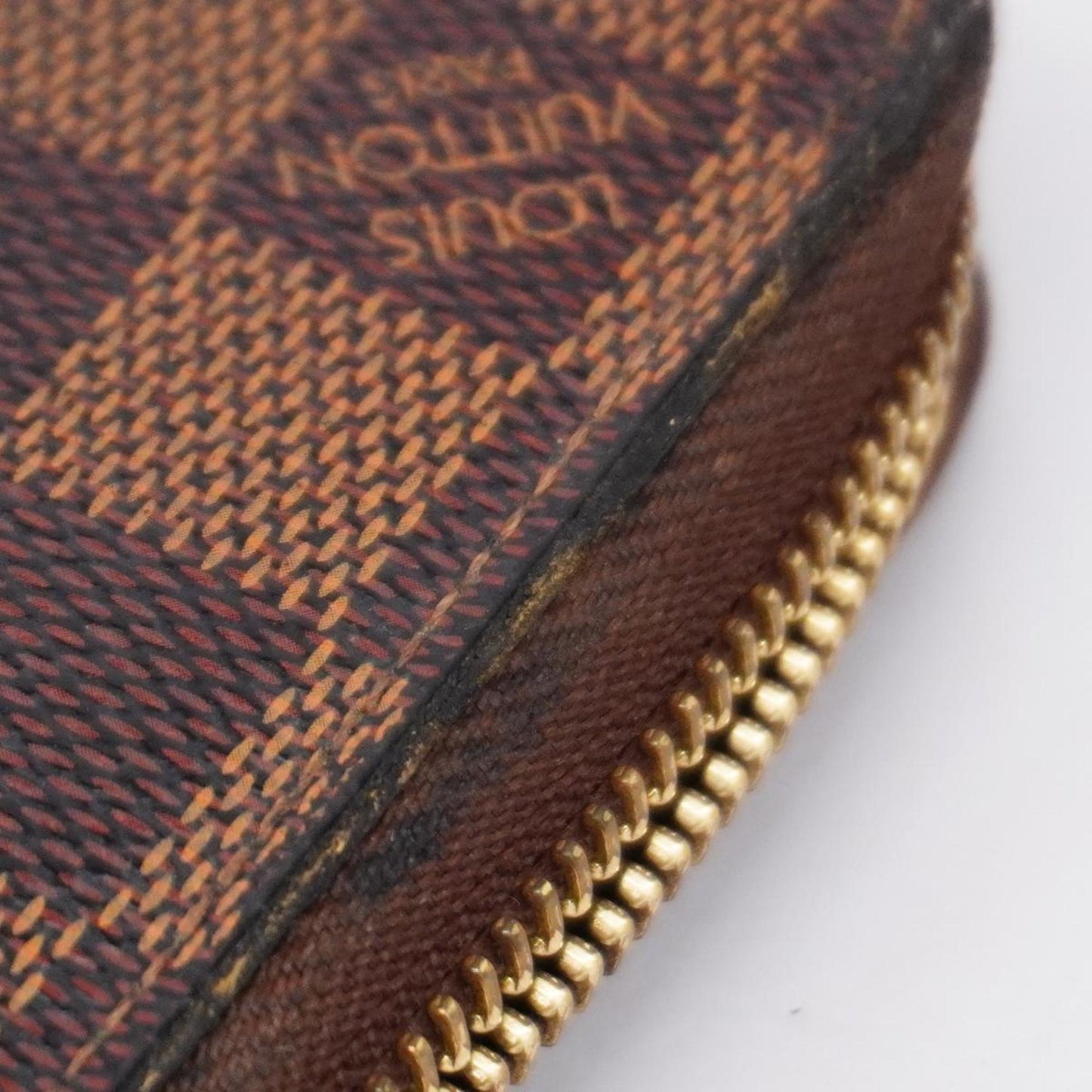 LOUIS VUITTON Zippy wallet