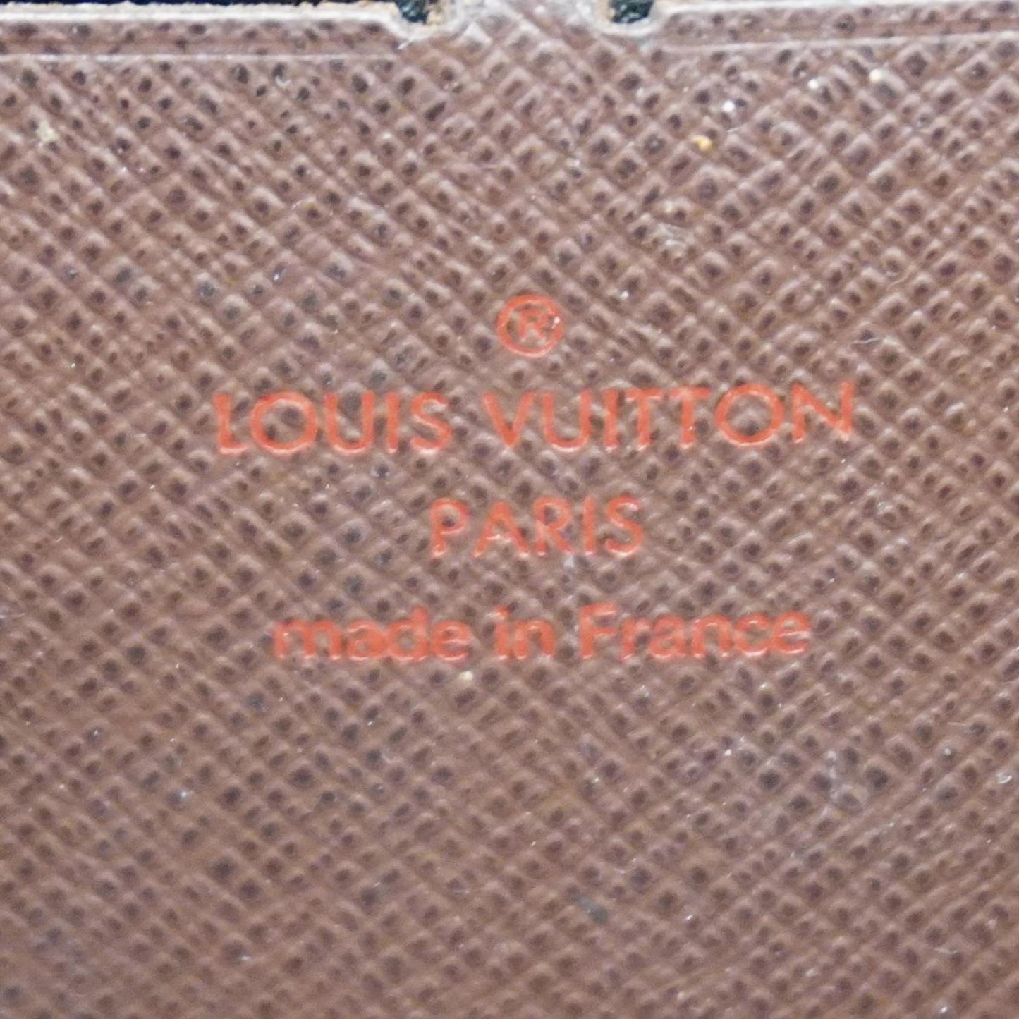 LOUIS VUITTON Zippy wallet
