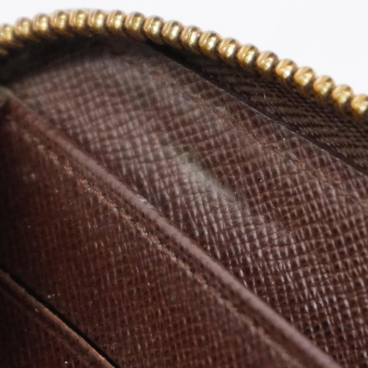 LOUIS VUITTON Zippy wallet