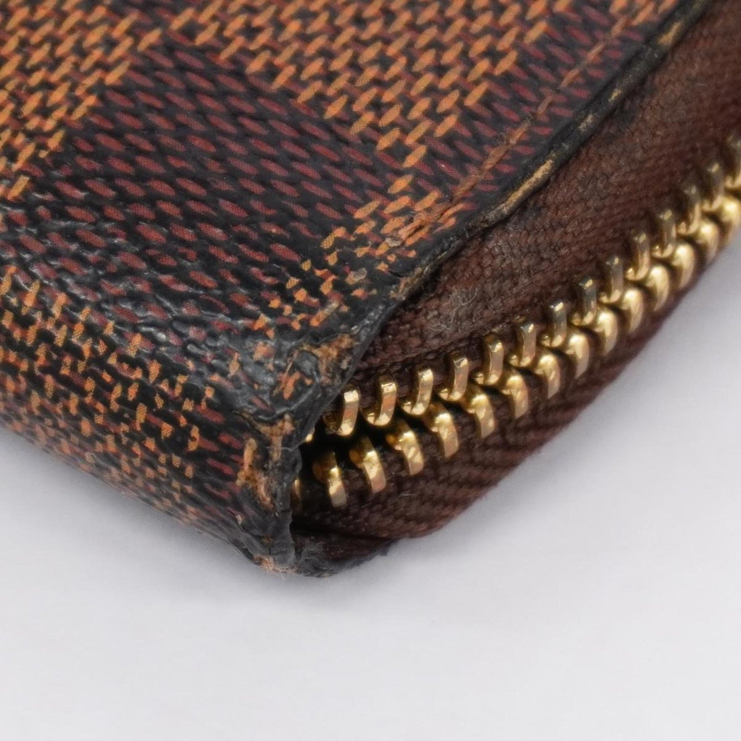 LOUIS VUITTON Zippy wallet