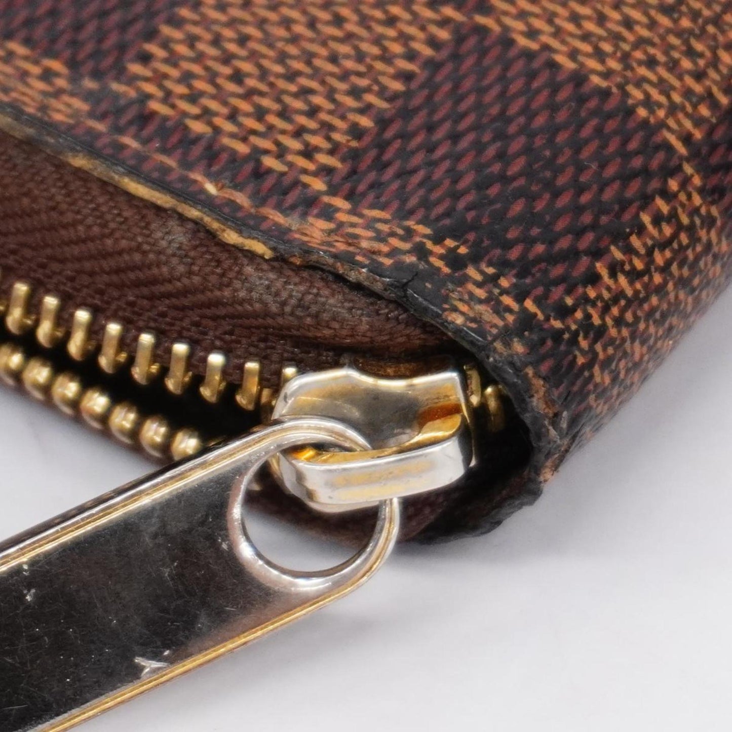 LOUIS VUITTON Zippy wallet