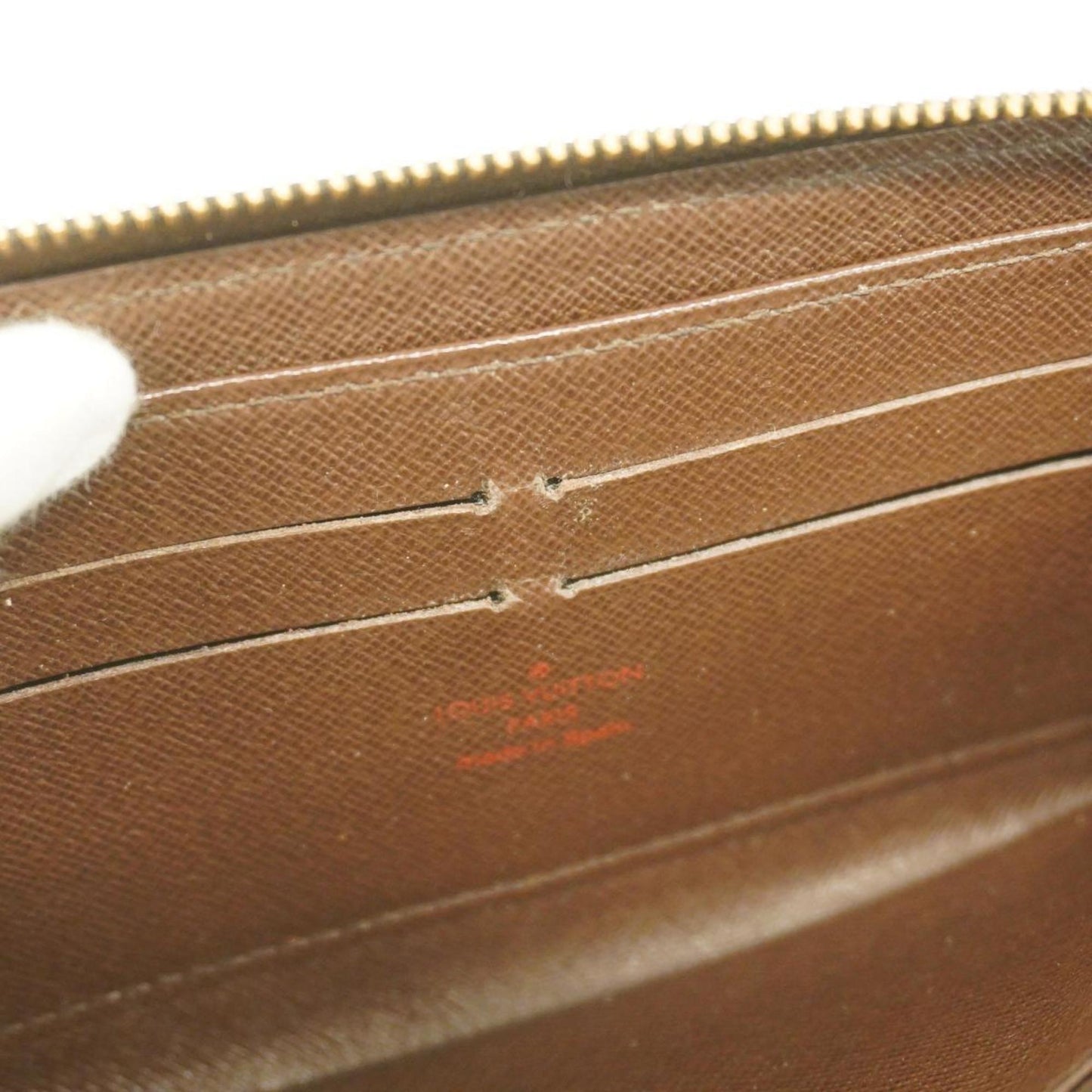LOUIS VUITTON Zippy wallet
