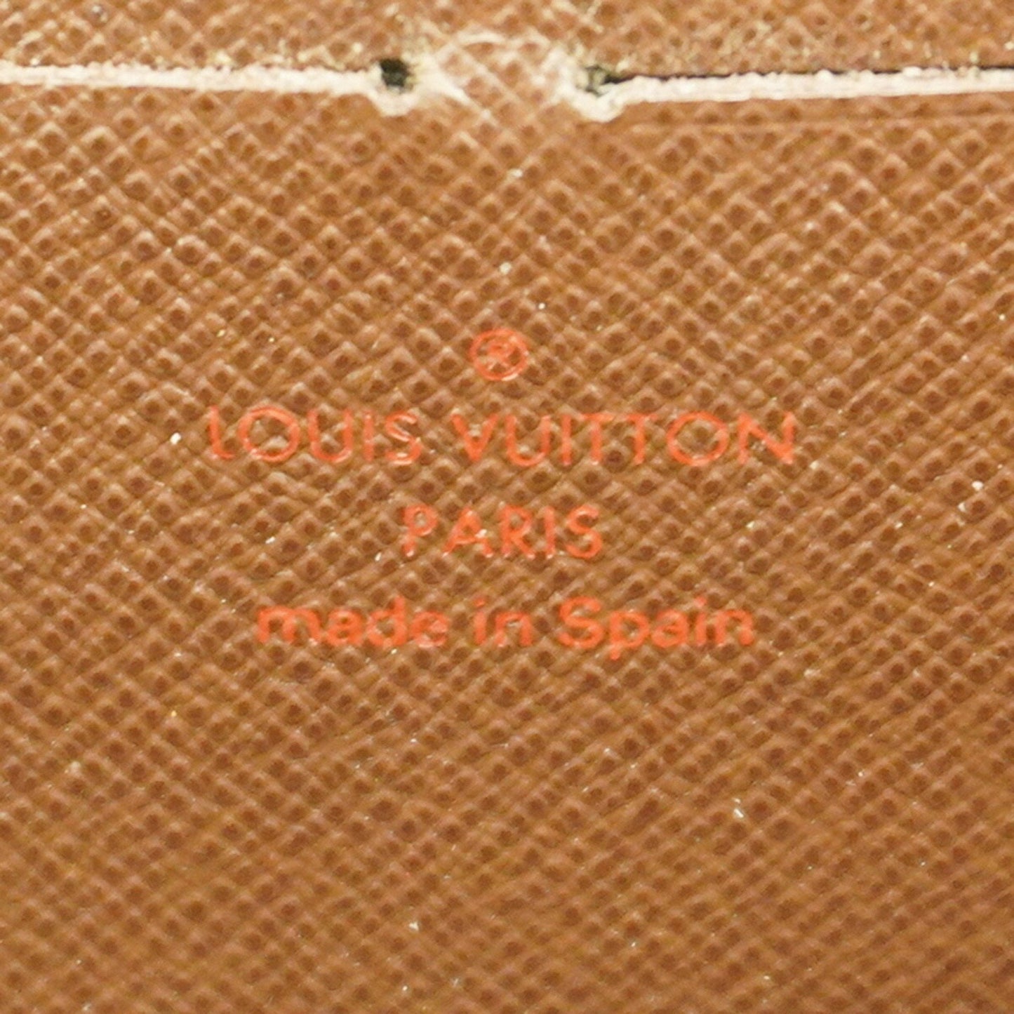 LOUIS VUITTON Zippy wallet