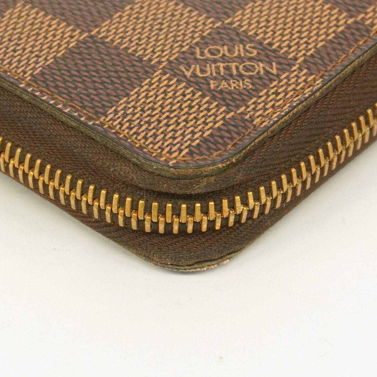 LOUIS VUITTON Zippy wallet
