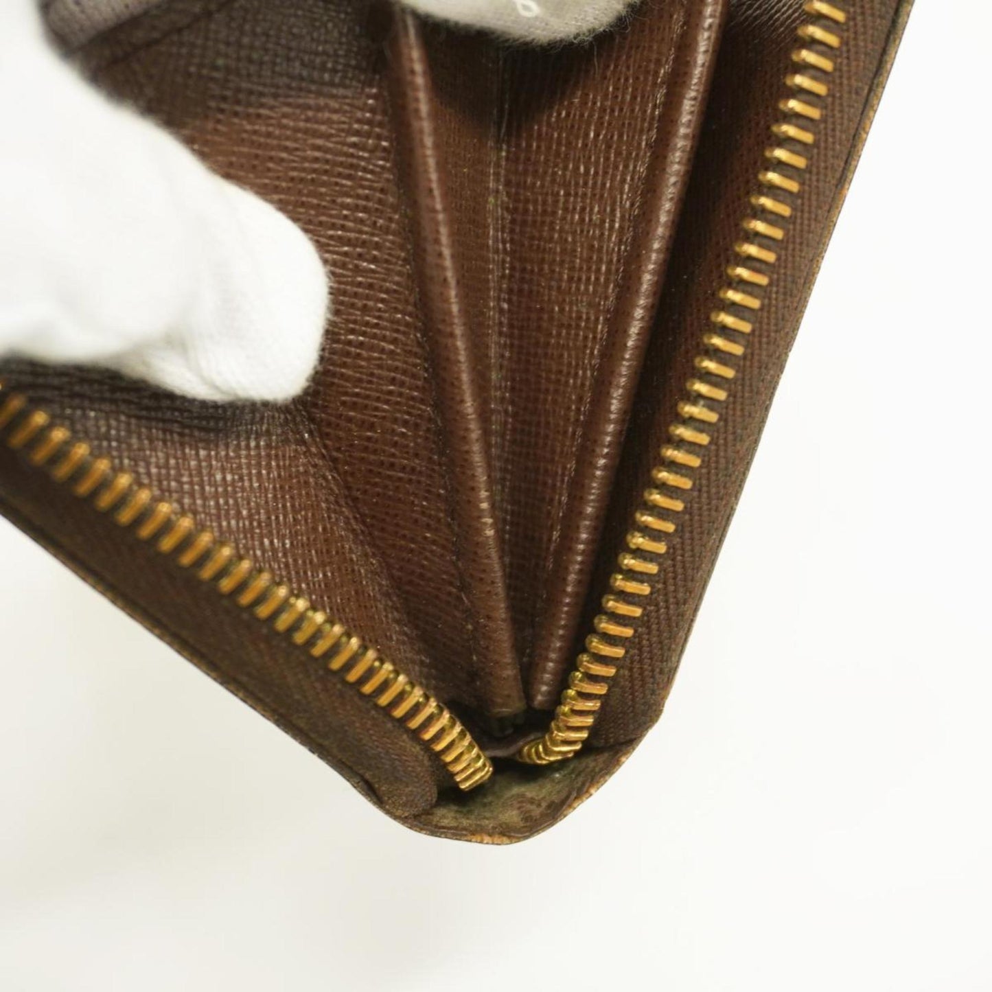 LOUIS VUITTON Zippy wallet