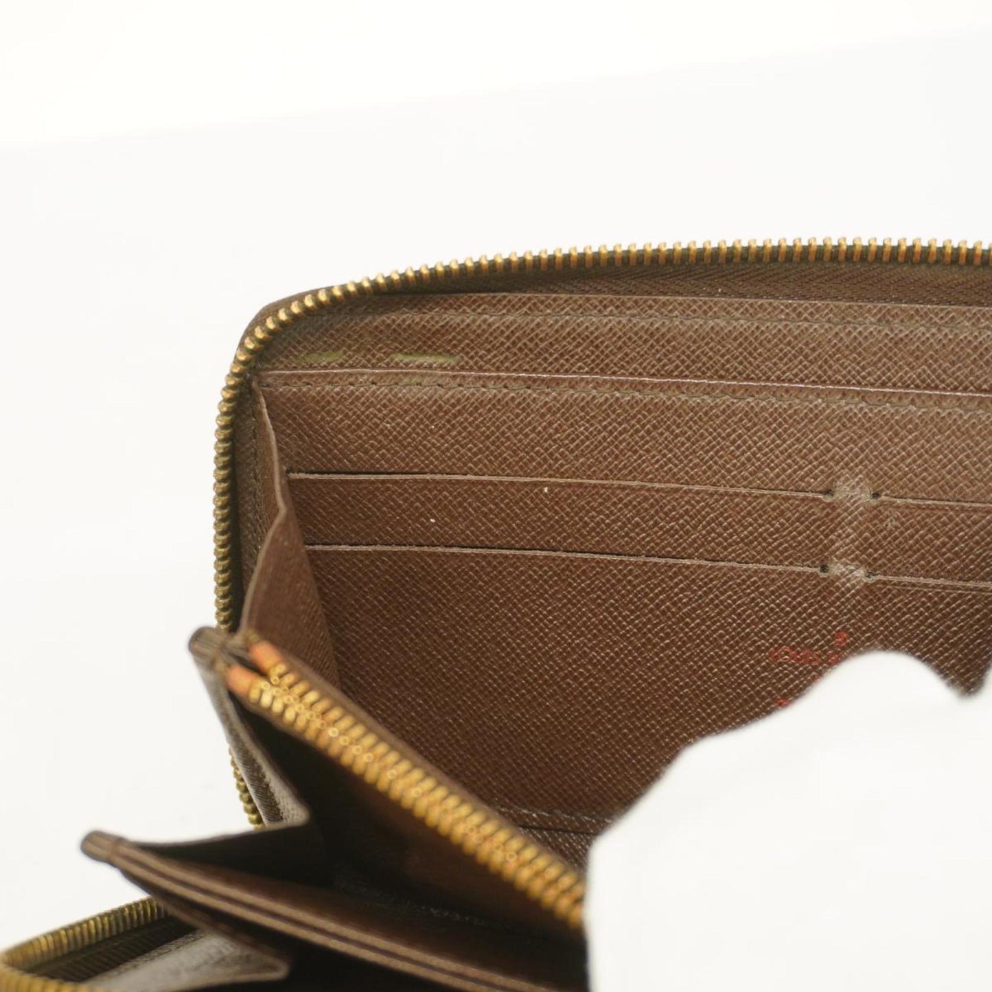LOUIS VUITTON Zippy wallet