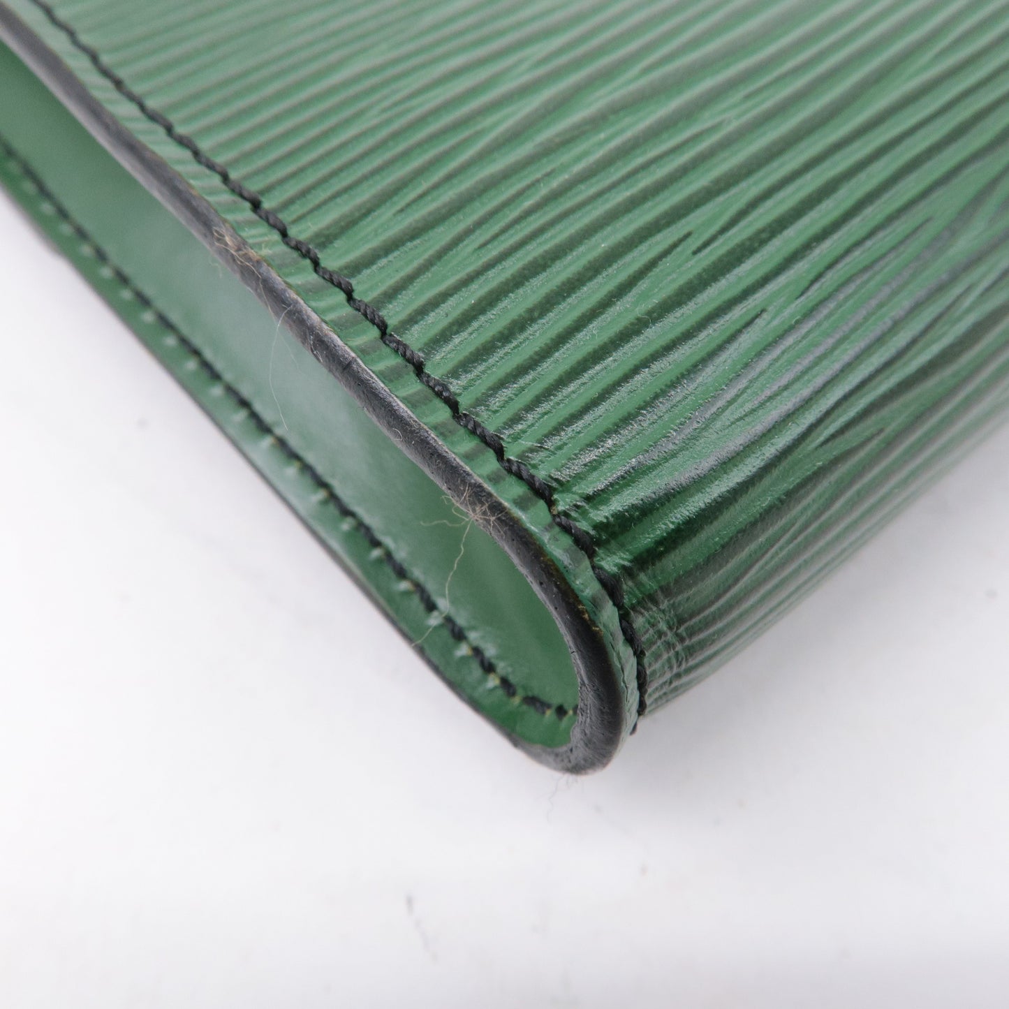 Louis Vuitton Epi Pochette Arche Shoulder Bag Borneo Green M52574
