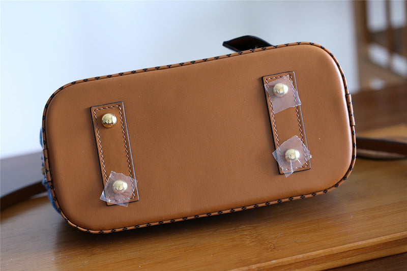 Fan Fashion Lu-Vi bags - 8251