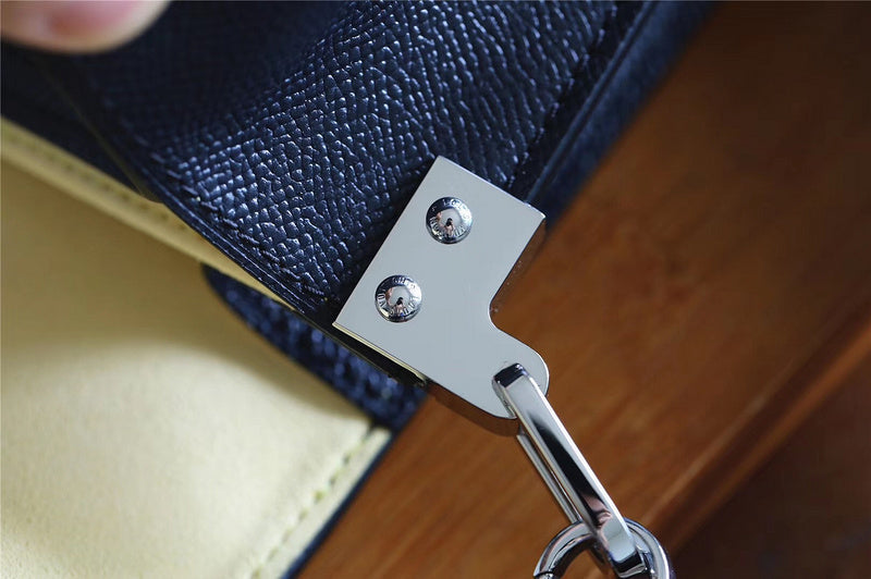Fan Fashion Lu-Vi bags - 8132