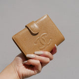CHANEL 2000-2001 Beige Caviar Timeless Bifold Wallet AK38190h