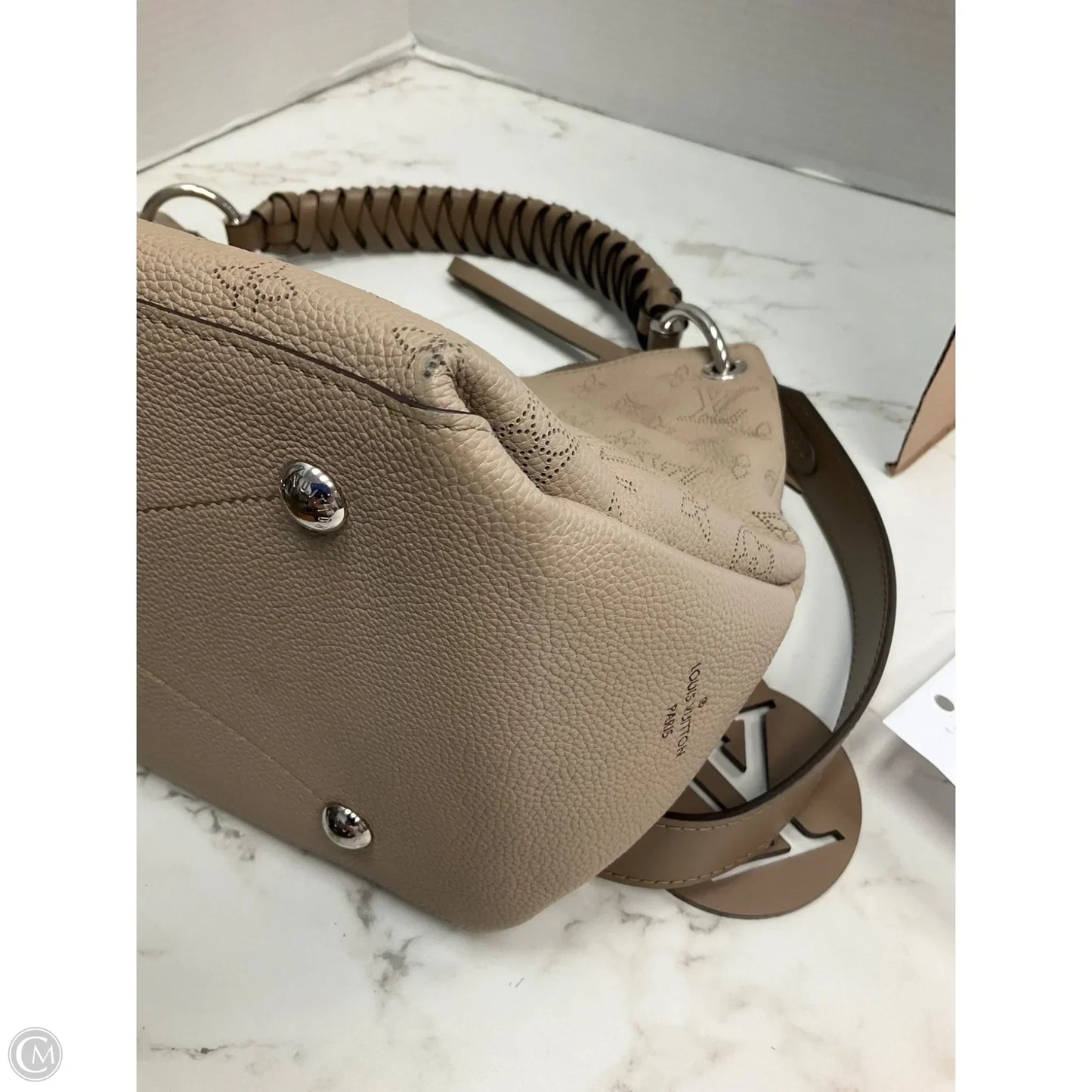 Handbag Luxury Designer By Louis Vuitton, Size: Medium