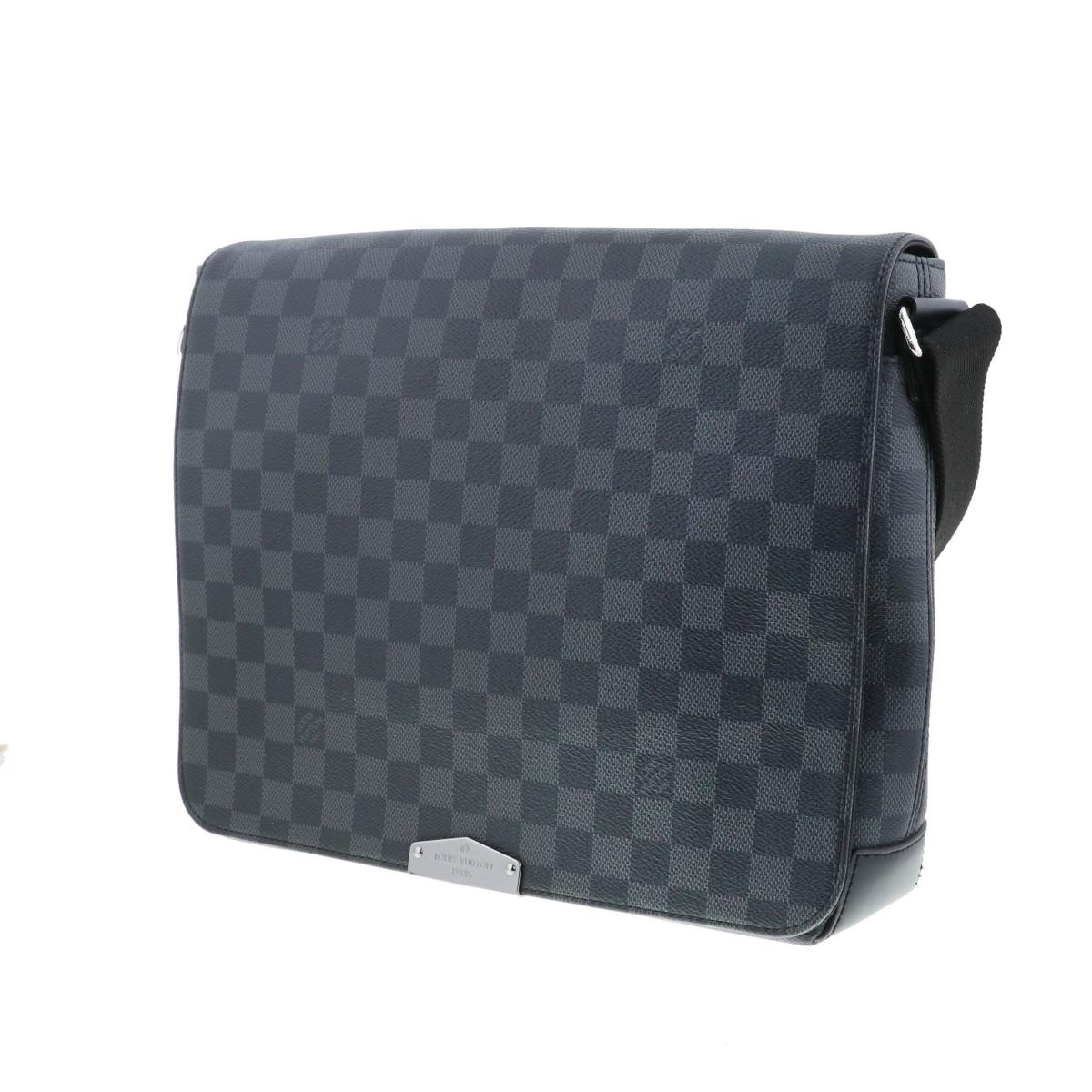 Louis Vuitton District MM NV Shoulder Bag