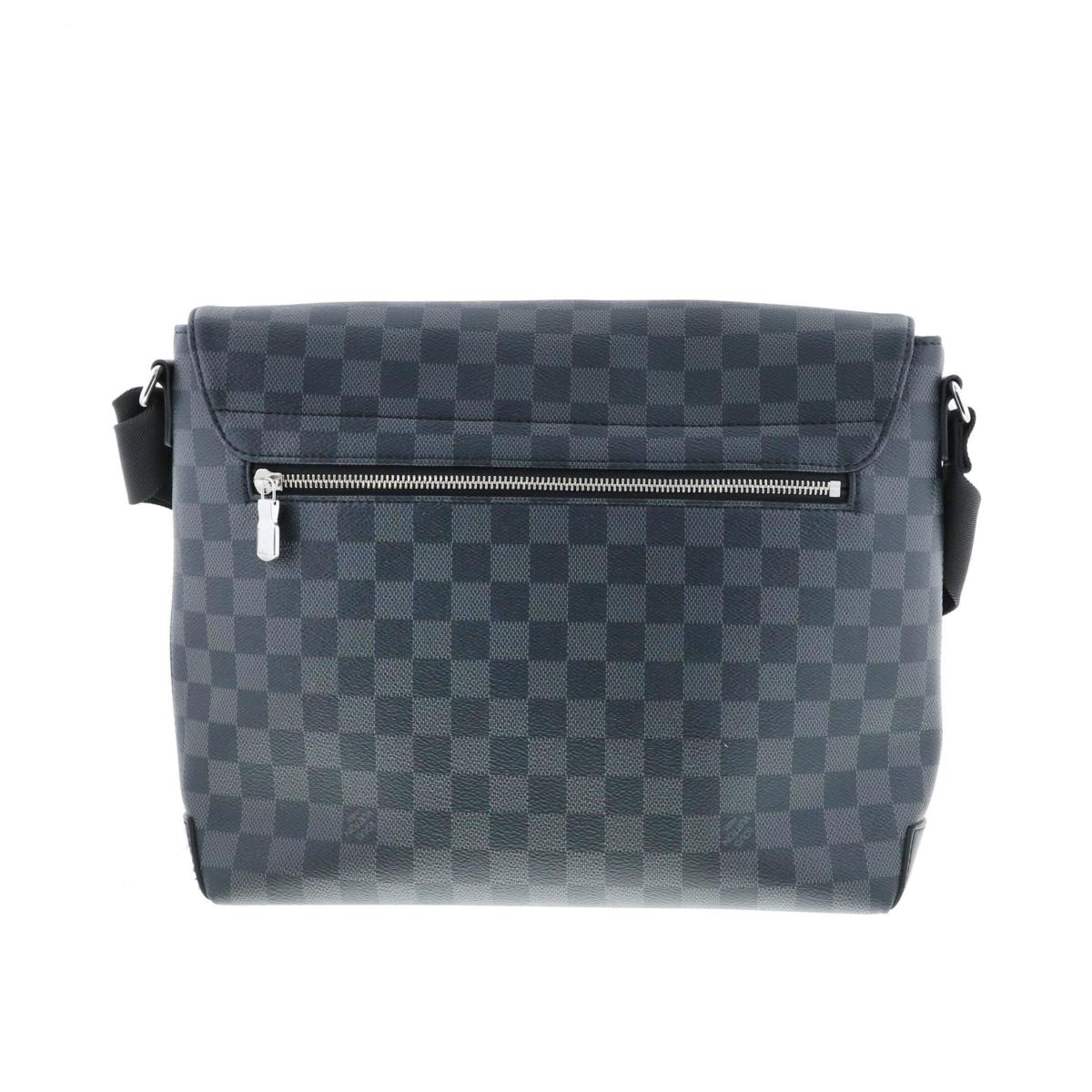 Louis Vuitton District MM NV Shoulder Bag