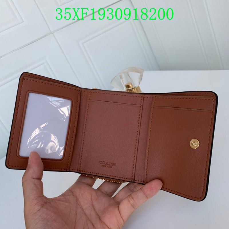 Amelia - CAH Wallet - 068