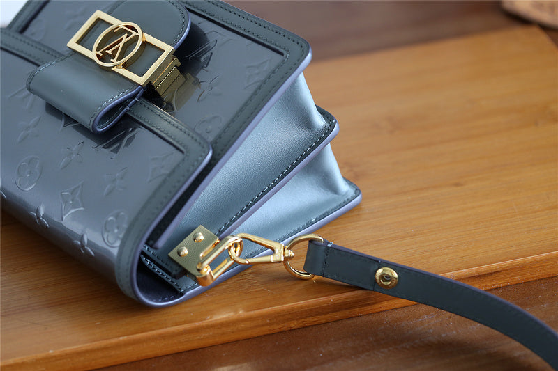 Fan Fashion Lu-Vi bags - 8121