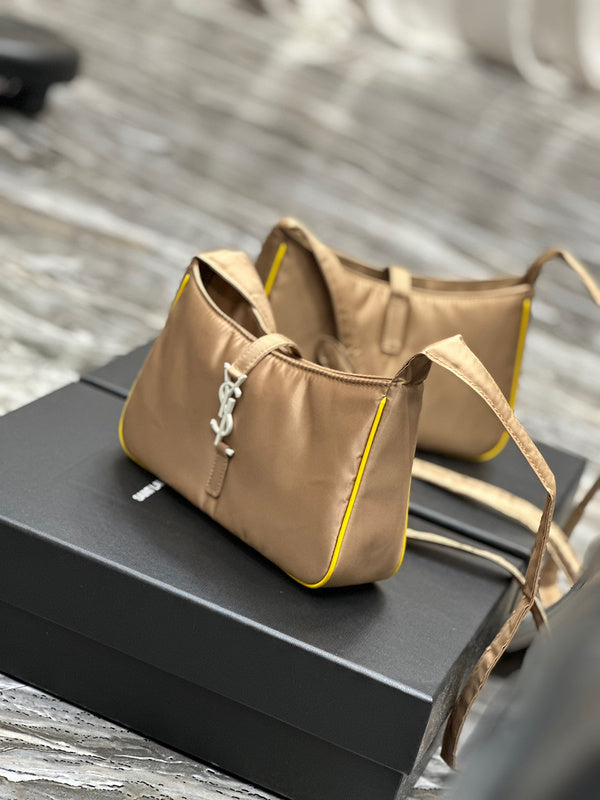 Amelia - YSL Bag - 1925