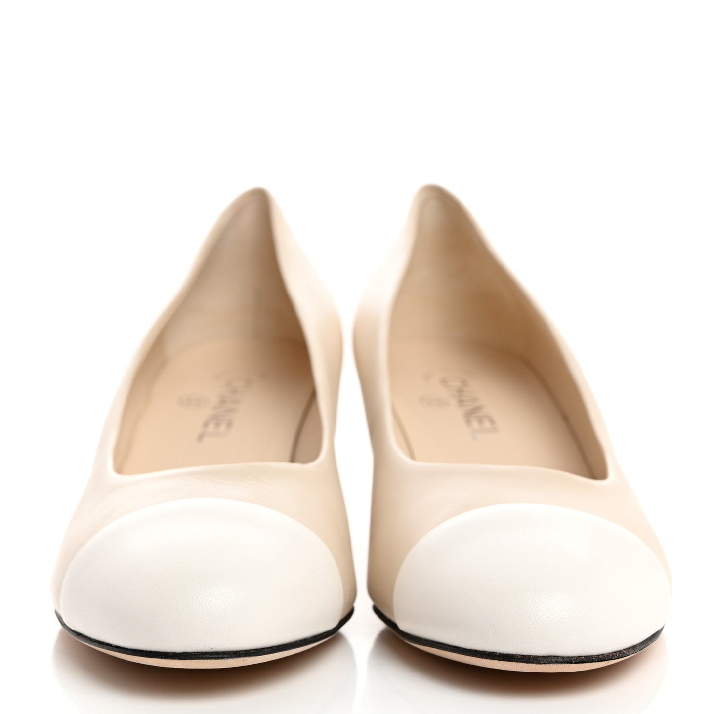 Amelia Lambskin CC Cap Toe Chain Pumps 41 Light Beige White