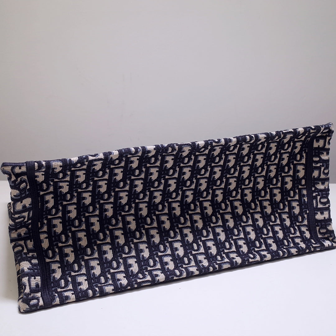 DIR1286 Book Tote big size 36.5cm 41.5cm Oblique Embroidery blue