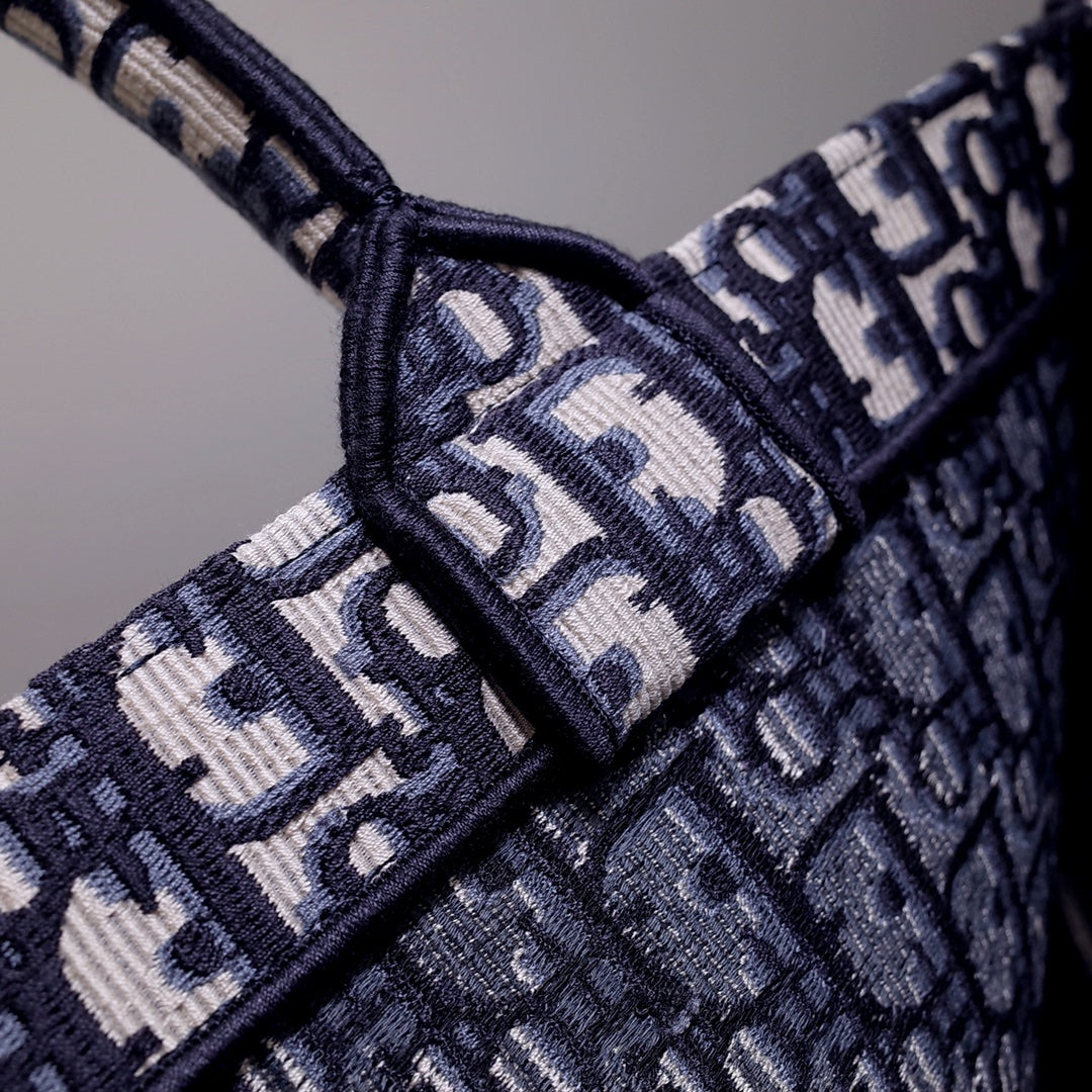 DIR1286 Book Tote big size 36.5cm 41.5cm Oblique Embroidery blue