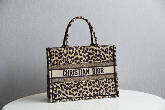DIR1286 Book Tote BIG size 41.5cm 36.5cm Embroidery LOGO red Handbag Mizza-3