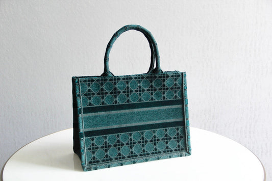 DIR1286 Book Tote BIG size 41.5cm 36.5cm Embroidery LOGO red Handbag green-1