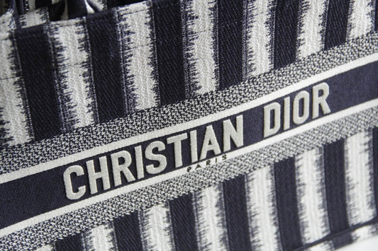 DIR1286 Book bag Tote Embroidery 36.5cm 41.5cm Handbag black and white