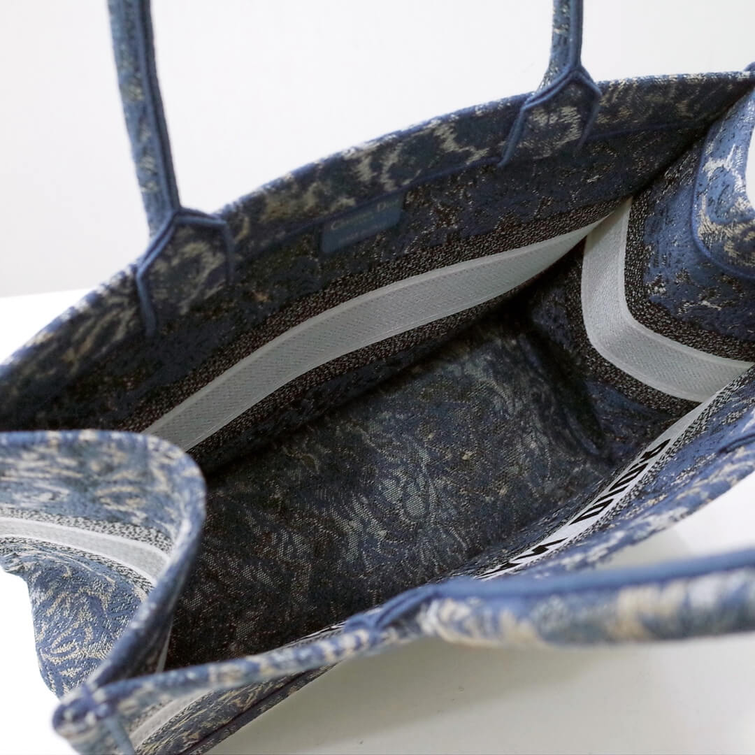 DIR1286 Book Tote big size 36.5cm 41.5cm Oblique Embroidery blue