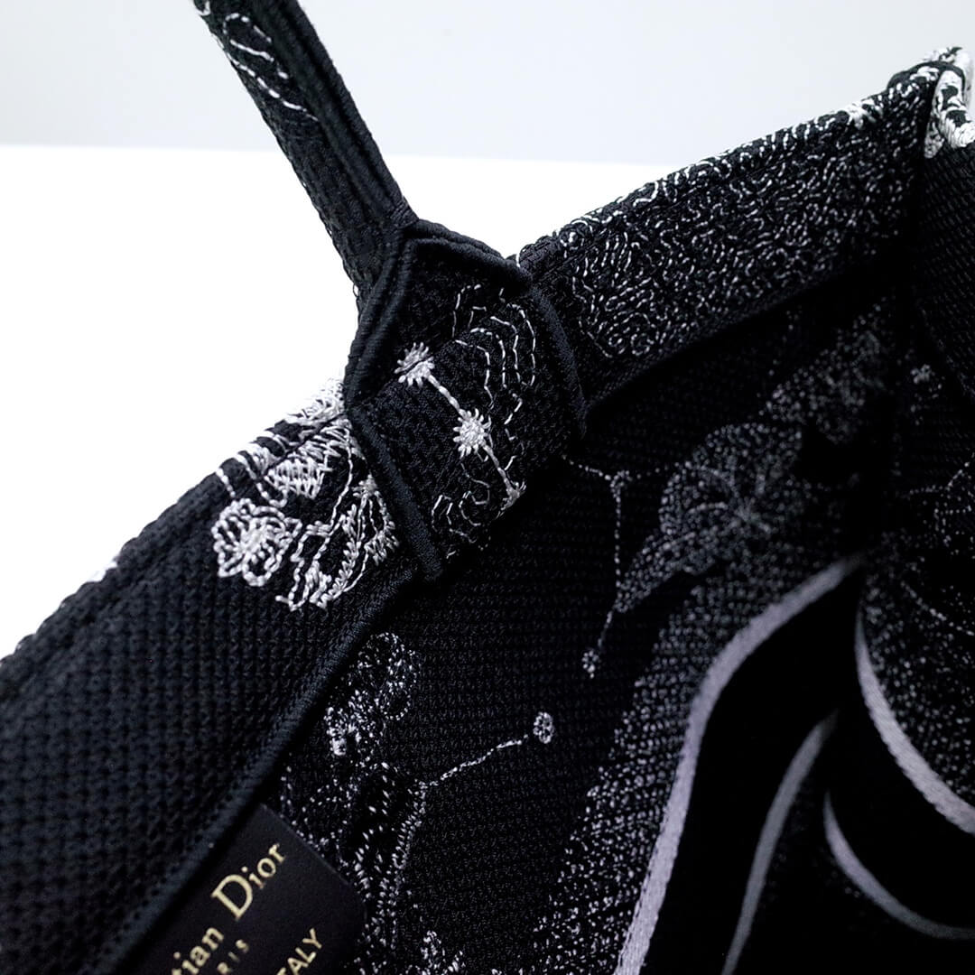 DIR1286 Book Tote dragon black