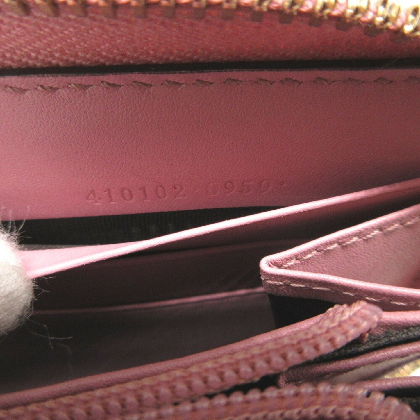 Gucci Zip around