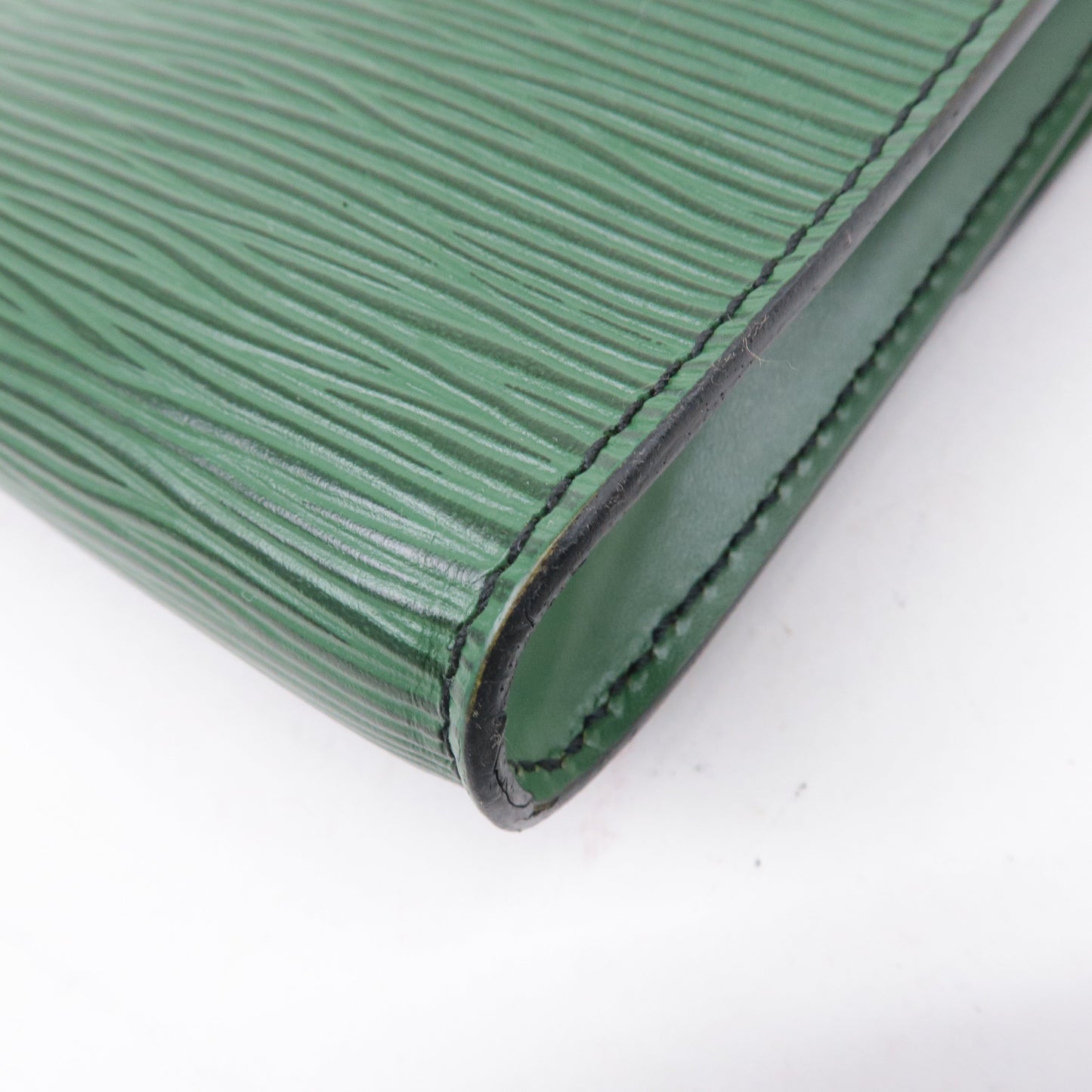 Louis Vuitton Epi Pochette Arche Shoulder Bag Borneo Green M52574