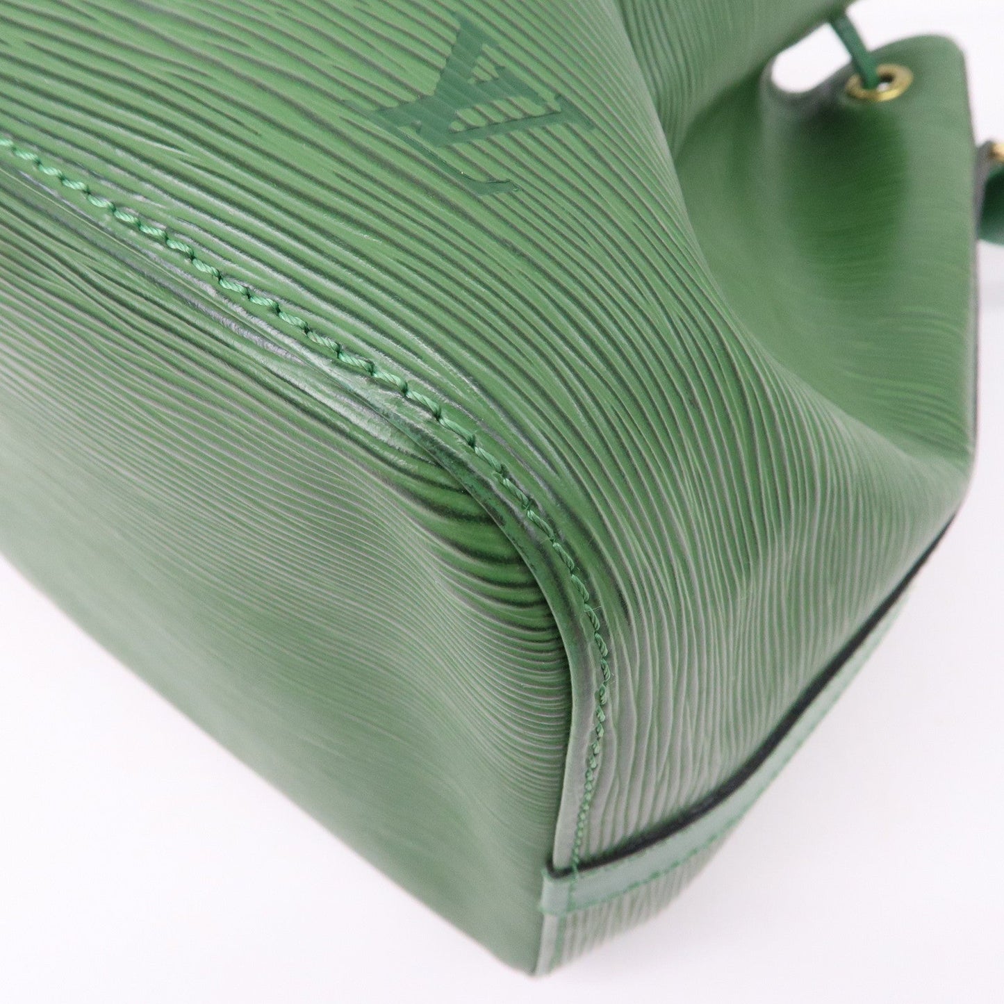 Louis Vuitton Epi Petit Noe Leather Shoulder Bag Green M44104