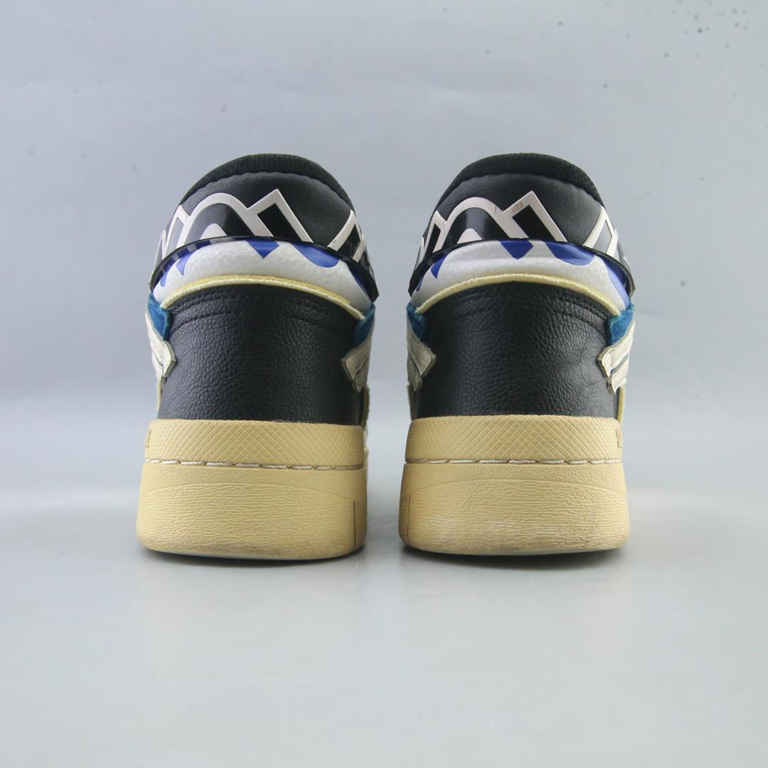 LI-NING .
