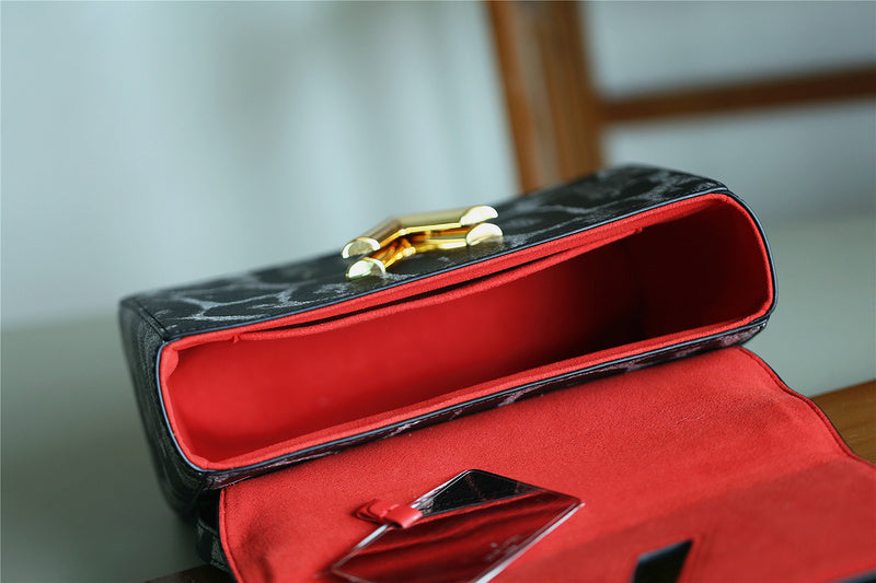 Fan Fashion Lu-Vi bags - 8506