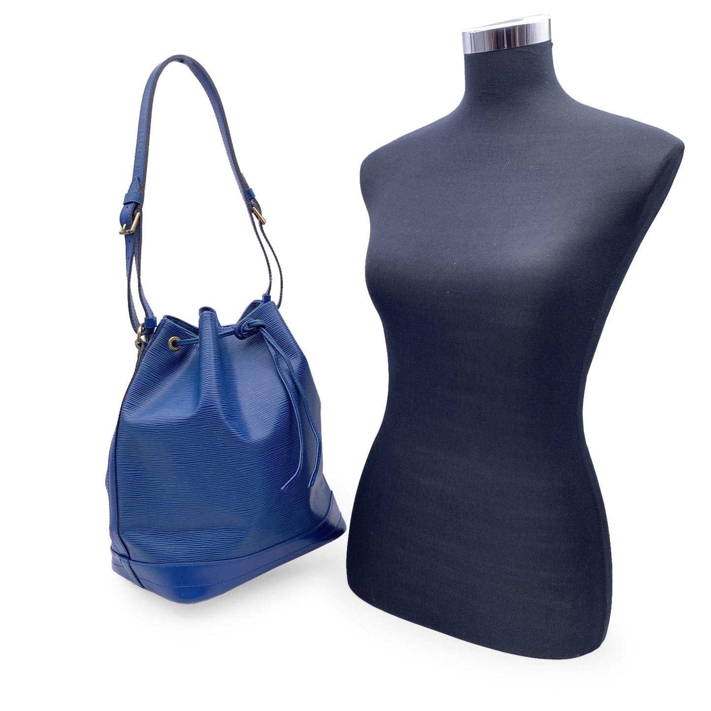 LOUIS VUITTON   Blue Epi Leather Noe Noe Bucket Shoulder Bag