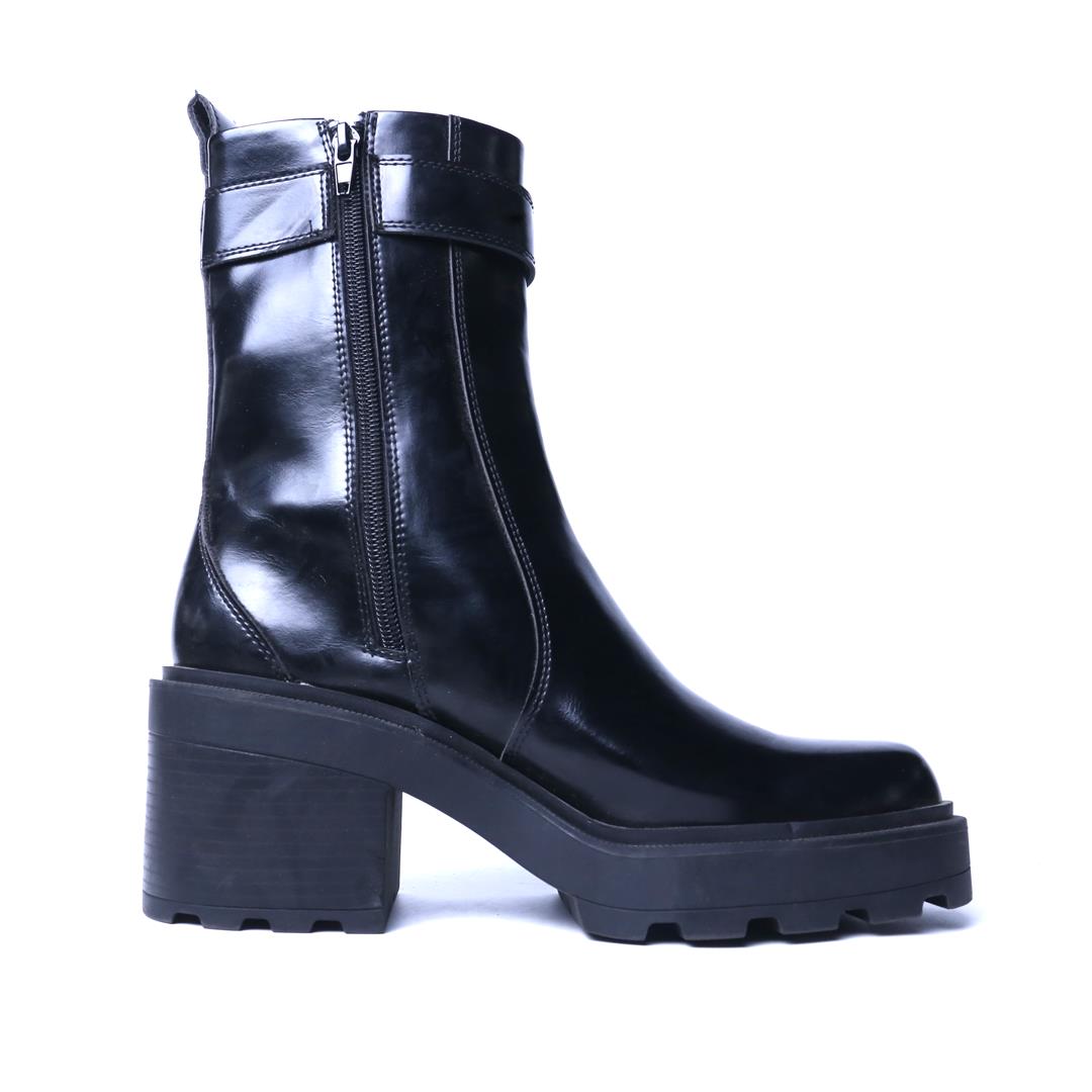 ZARA. .