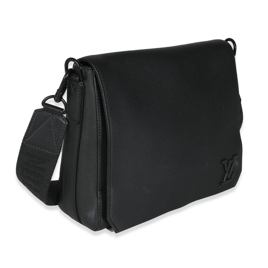 Louis Vuitton Black Grained Calf Leather Aerogram Takeoff Messenger