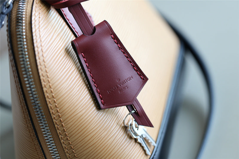 Fan Fashion Lu-Vi bags - 8263