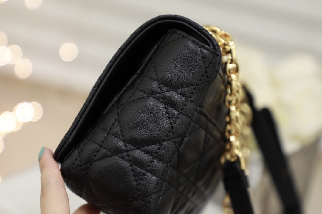 SMALL CARO BAG BALCK SUPPLE CANNAGE CALFSKIN Amelia
