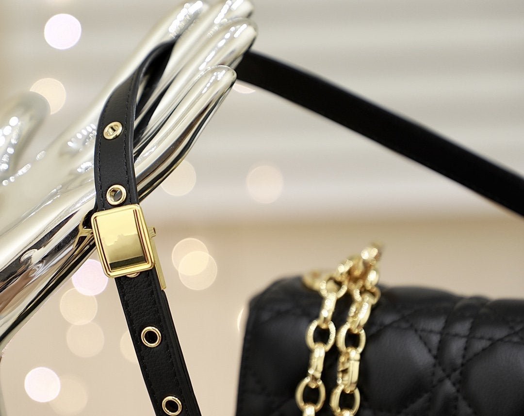 LARGE CARO BAG 28 BLACK SUPPLE CANNAGE CALFSKIN Amelia